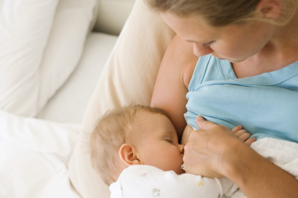 signs of returning fertility while breastfeeding